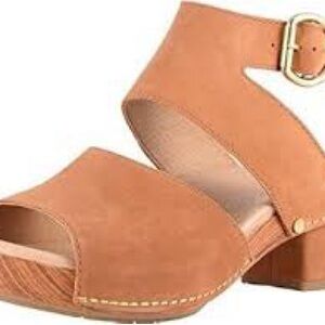 Women's camel/orange Leather Sandals